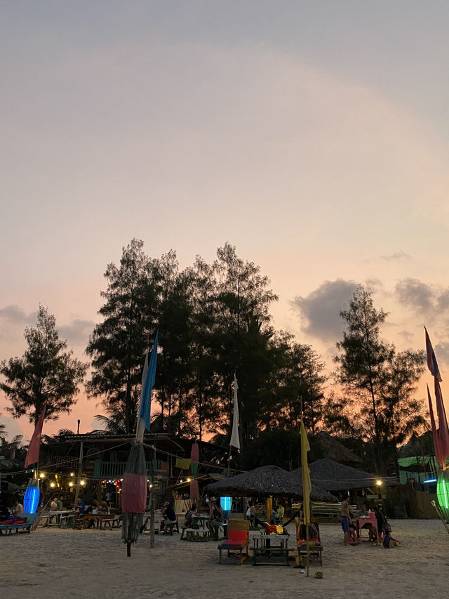 🌴 Happy Bar – หาดทุ่งยาง, ชุมพร 🌊