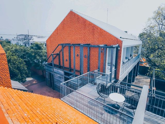 ที่พักสุดคลาสสิกริมแม่น้ำ 