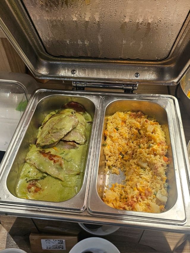 泰式火鍋，熟食飲品超豐富