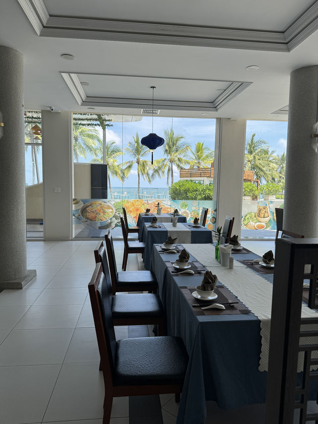 Dining with a View: Huong Bien's Seaside Charm