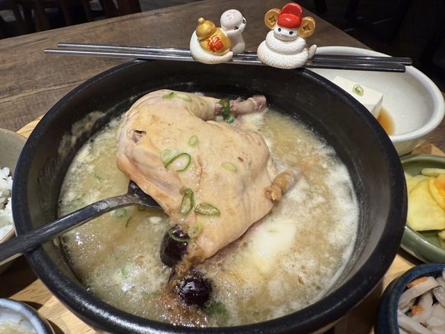 高雄成功路上漢神百貨B3美食天地.（韓姜熙小廚房）是我的最愛餐點