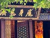 普陀山普濟寺：活大殿內照見本具圓通的心靈