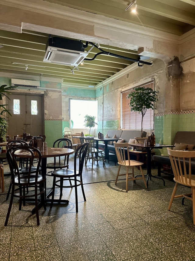 Kafka Coffee, Penang’s Green Oasis for Brunch and Brews
