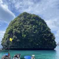 タイのピピ島にある海と山が絶景すぎる素敵な場所✨