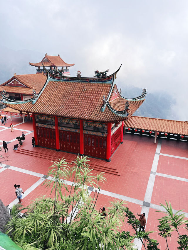 Tranquility Among the Clouds – Chin Swee Caves Temple Wonder