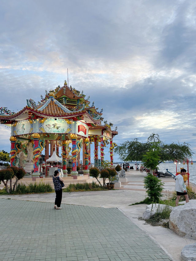มาเดินเล่นที่“เกาะลอย”ดูพระอาทิตย์ตก กันเถอะ