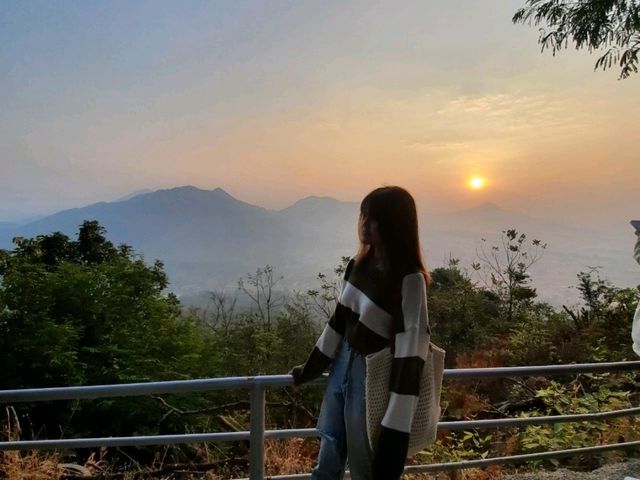 "ทะเลหมอกภูทอก” เชียงคาน สายเก็บหมอกห้ามพลาด