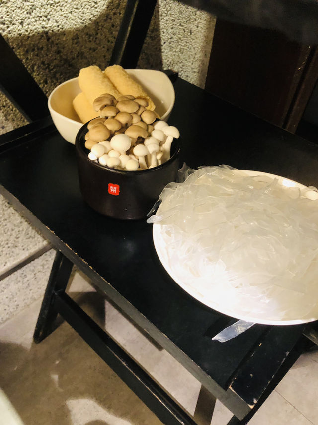 很美味的麻辣鍋🥳鴨血任添的