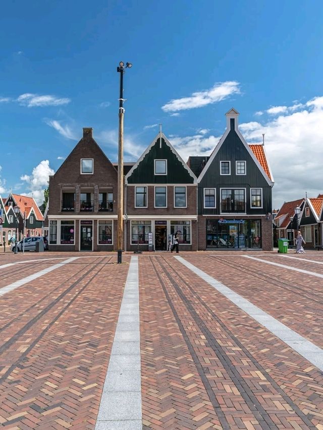 🎣🇳🇱 “Harbor of Heritage: A Stroll Through Storybook Volendam” 🌊✨