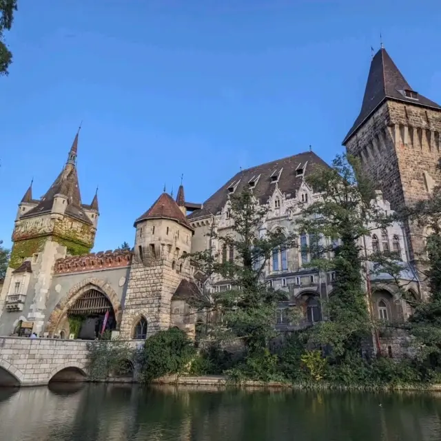 沃伊達奇城堡，布達佩斯 (Vajdahunyad Castle)