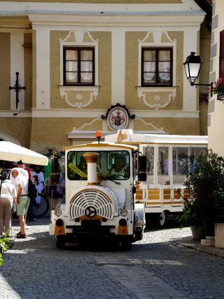 Wachau Valley Day Trip: Castles, Wine & Danube Magic