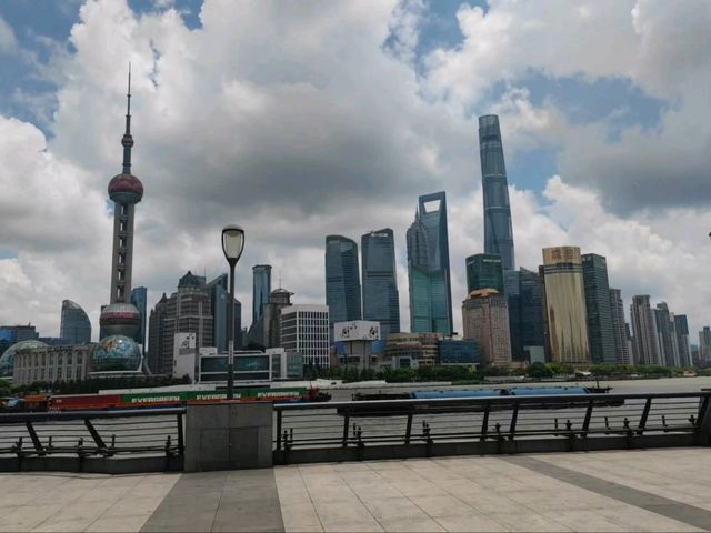 Where Old Meets New: The Shanghai Bund