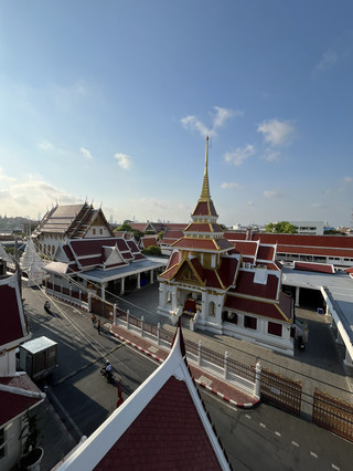 แวะวัดระฆัง เติมบุญเบาๆ กลับบ้านใจฟู