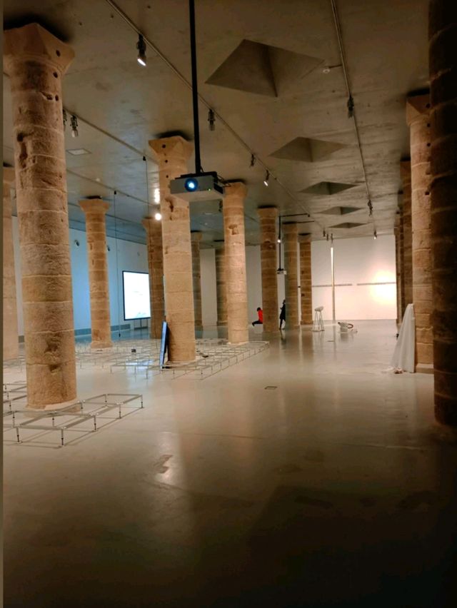 Centre d'Art la Panera萊裡達當代藝術的標竿！創新的展覽和維護良好的空間來發現當代藝術家