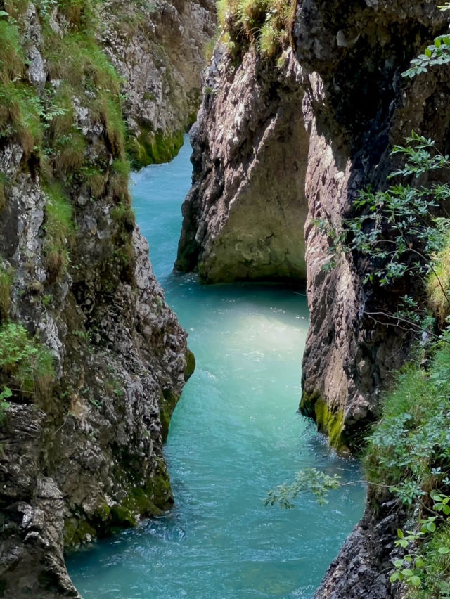 Revolving Around the Beauty of Nature: Eyes – Austria 