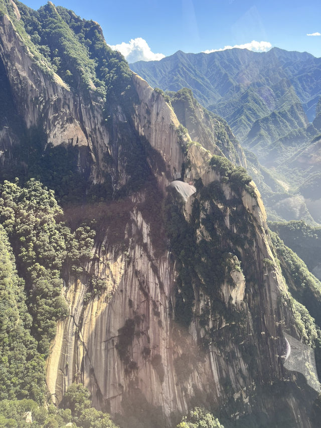 ⛰ How to Conquer Huashan (华山) — Choosing Your Route