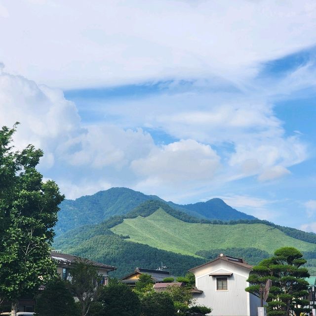 Epic Mt. Fuji Day Trip: Pirate Boats, Black Eggs & Swan Lake Vibes 🇯🇵🗻