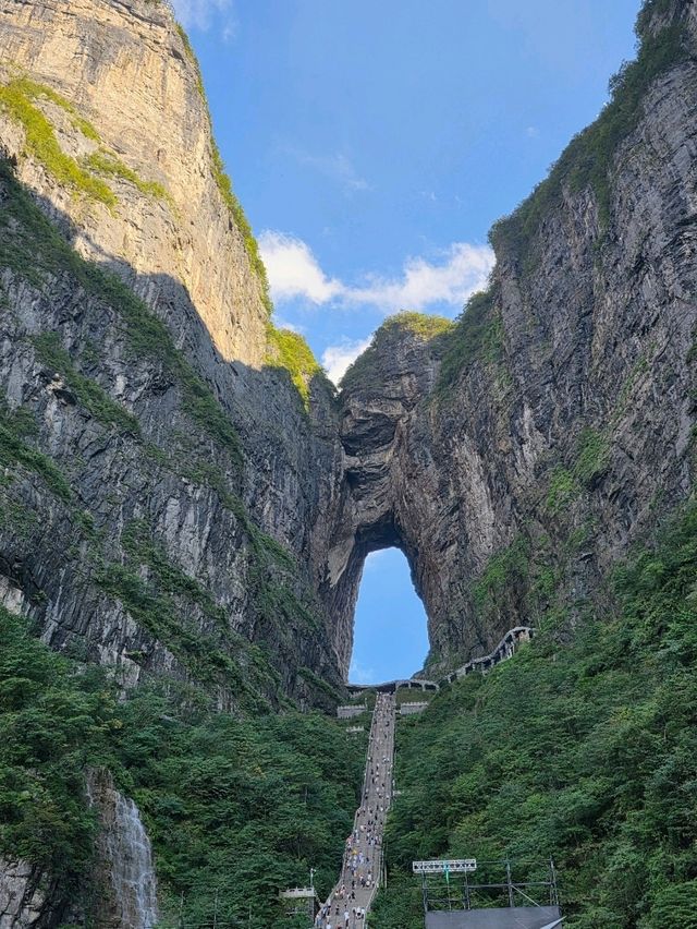 Подробный гид по горе Тяньмэньшань в Чжанцзяцзе Подробный гид по горе Тяньмэньшань в Чжанцзяцзе