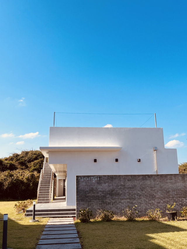 Modern Escape🏡