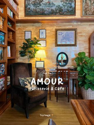Pet friendly cafe in Hua Hin, delicious snacks and drinks 📚🕰️
