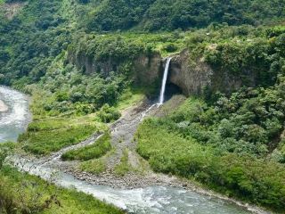 An Energizing Waterfall Experience in the Heart of Ecuador