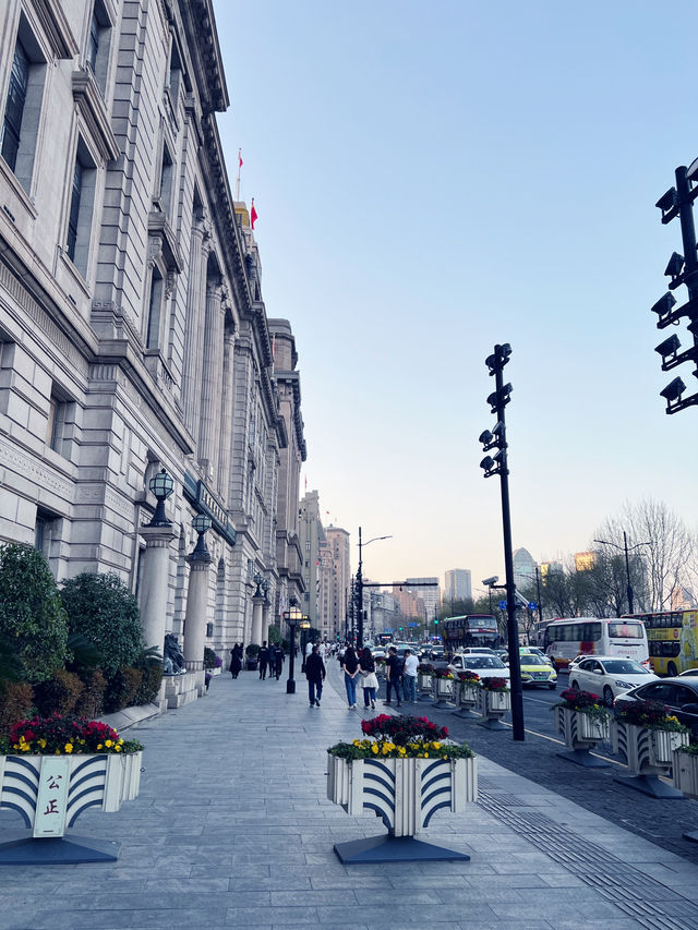 🌃上海外灘點燈魔法｜一秒被夜景閃到尖叫的瞬間！✨