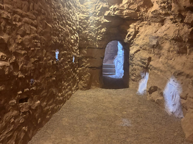 岩壁之下的人類足跡——Manitou Cliff Dwellings 岩壁之下的人類足跡——Manitou Cliff Dwellings