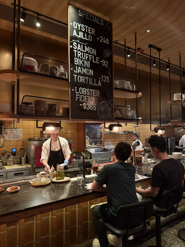 來個西班牙式的約會🍷 來個西班牙式的約會🍷