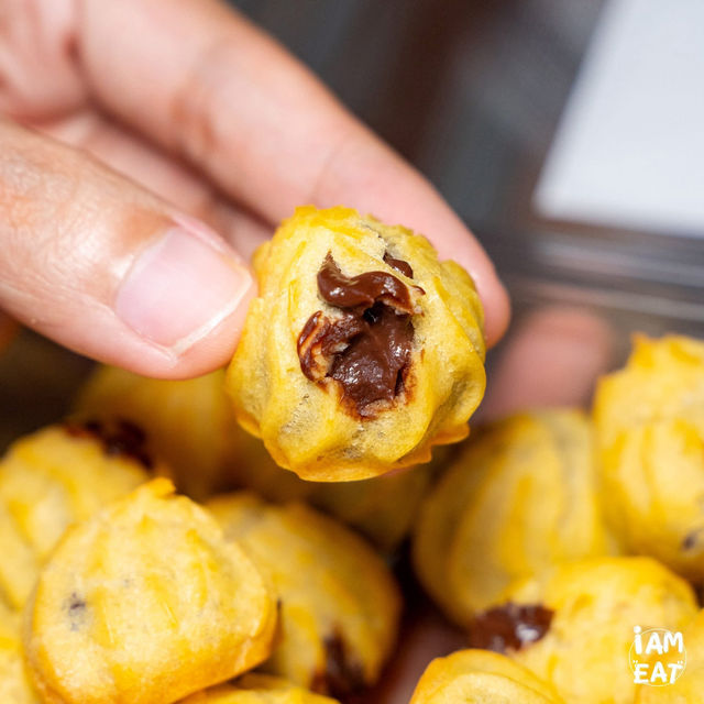 พี่นาเอแคลร์เจ้าเก่าสามย่าน ตำนานเบเกอรี่