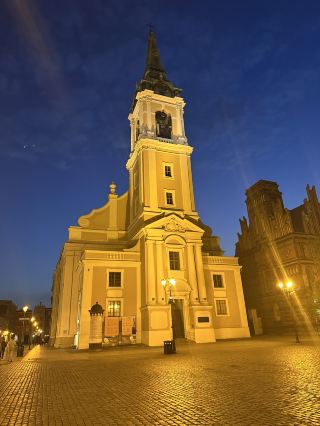 ในเมืองเก่าแห่งนี้ ฉันได้กินขนมปังขิงไปพร้อมๆ กับการเดินตามรอยนักดาราศาสตร์ชื่อดัง