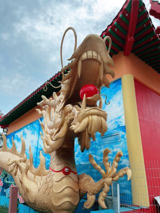 Majestic Dragons & Spiritual Energy in Miri Town