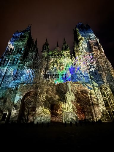 光の大聖堂 (Cathédrale de Lumière)」 | Trip.com ルーアン