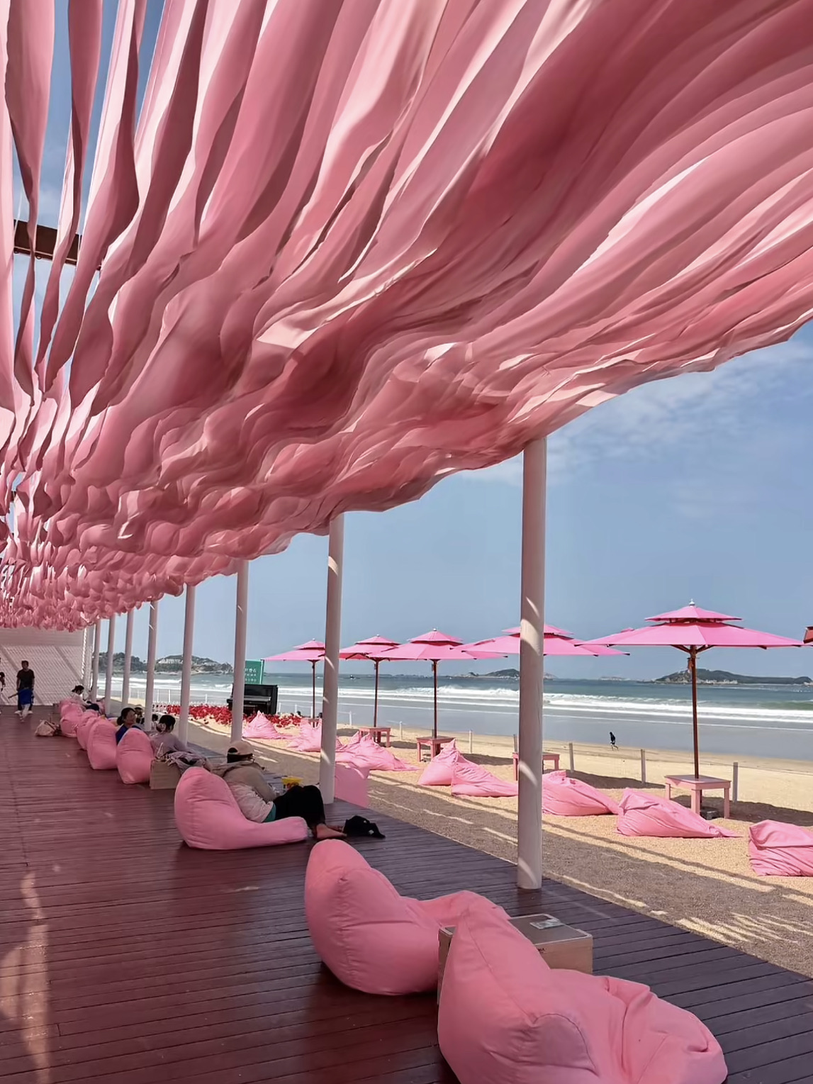 💖🌊 太可愛了！來平潭島長江坳這家別緻的海濱咖啡館打卡吧🌴 一個氛圍獨特的海邊酒吧！