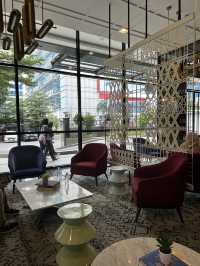 Stay Nyaman dan Modern di The Reiz Suites Medan