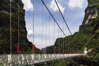 After seeing so many viral landscapes online, it’s easy to get caught up in the idea that only grand spectacles define beauty; on this journey, we set off together for Qingling in Jiangxia.