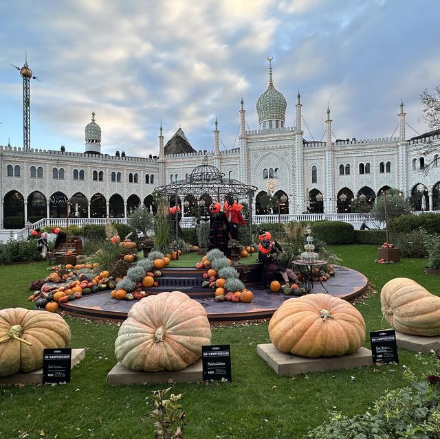 哥本哈根趣伏里公園（Tivoli Gardens）