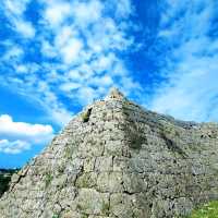 🌸中城城跡🌸坐落在遼闊石灰岩高原上的城堡殘壁