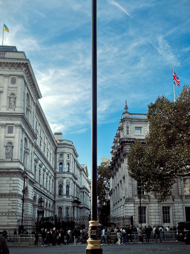 🇬🇧 Explore London Like a Pro – Hassle-Free Booking with Trip.com! 🎡✨