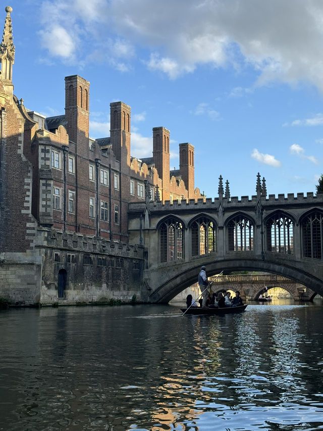 🇬🇧 Cambridge Curiosities: Scholarly Strolls Through History and Knowledge 🎓 🇬🇧 Cambridge Curiosities: Scholarly Strolls Through History and Knowledge 🎓