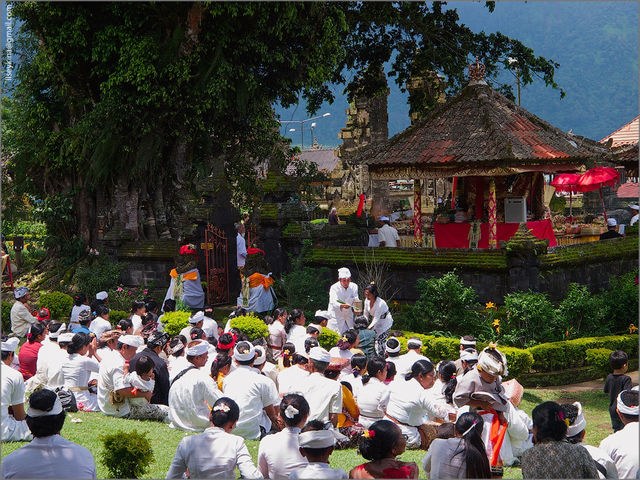 Pura Ulun Danu Bratan: храм, плывущий по облакам
