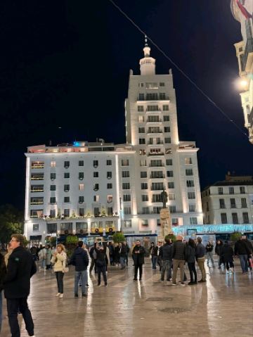 เดินเล่นริมชายฝั่งอย่างสงบ🌊