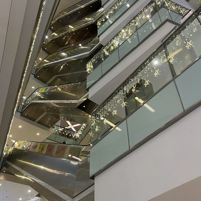 又路過深圳世紀匯商場