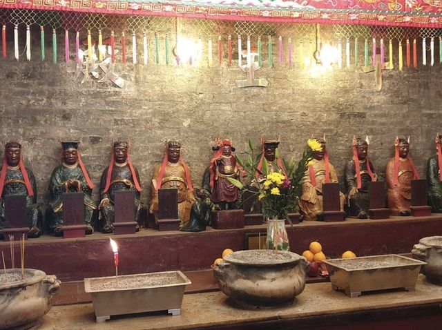 A Hidden and Unique Temple!🇭🇰