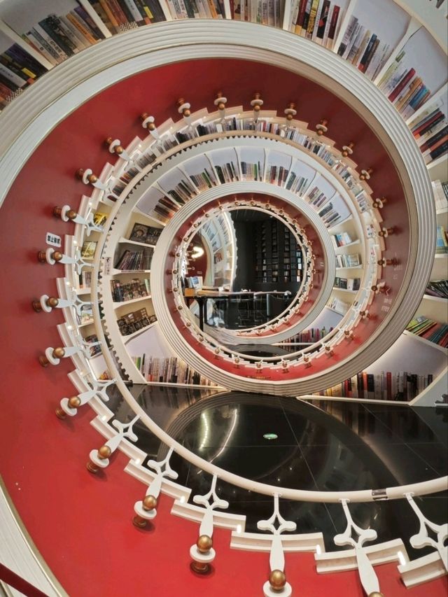 Inspiring spiral bookstore in Shenzhen