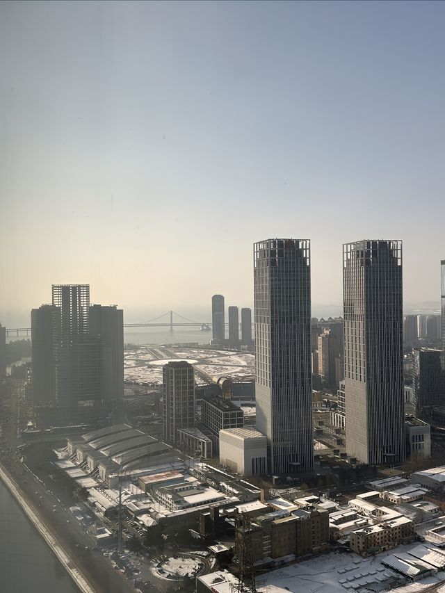 大連這家酒店的海景房也太贊了吧｜星海皇冠假日