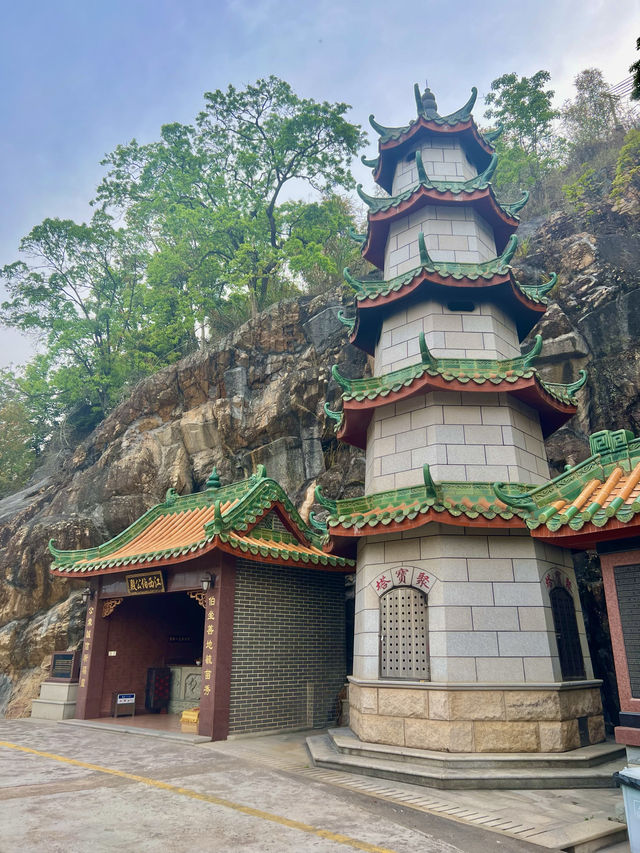 梅州戶外景點遊玩攻略｜烏仙岩佛光寺