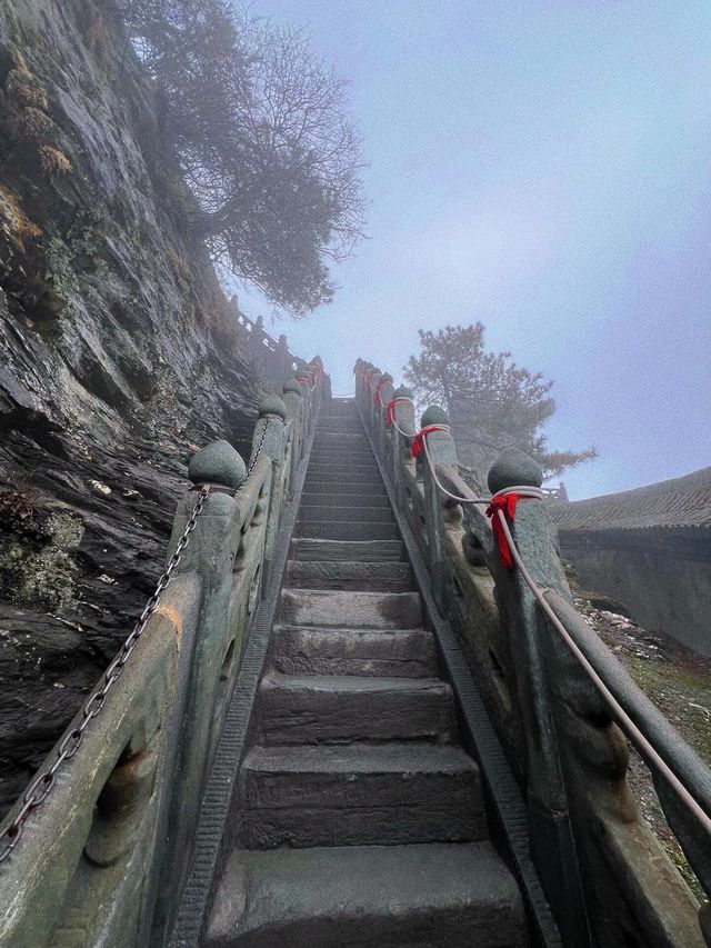 湖北  十堰 武當山