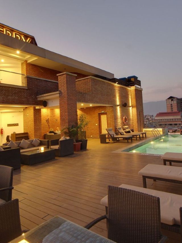 🌟 Kathmandu's Top Stays: 4-Star Comfort & Culture 🏨✨