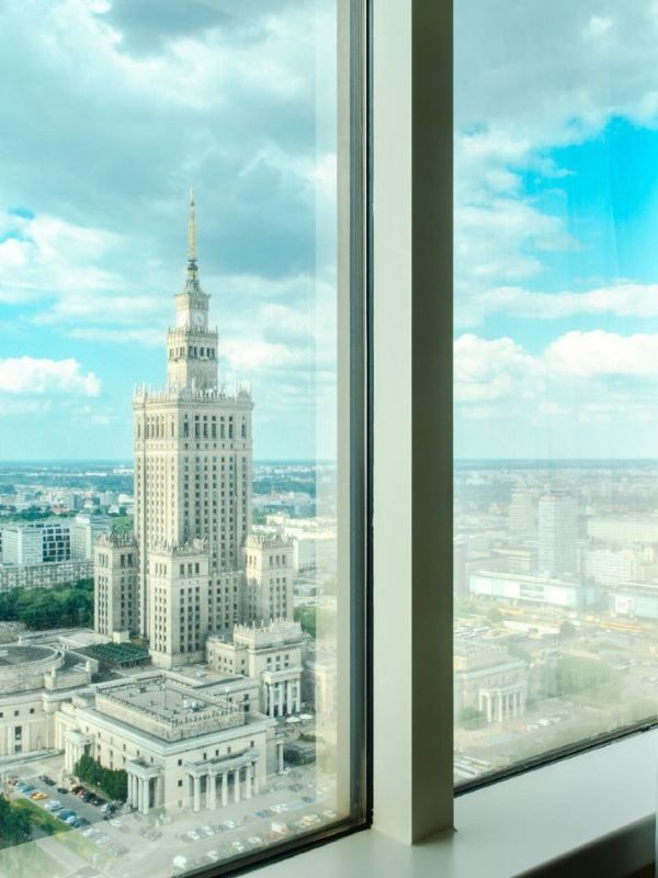 🌟✨ Warsaw Wonders: Marriott Magic & Old Town Charms 🏰✨