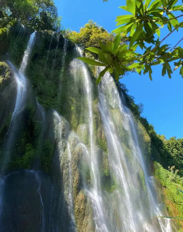 Guangxi, the province of waterfalls, offers a thrilling experience with three waterfall visits in one day!